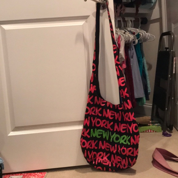 New York one strap over the shoulder/crossbody bag - Picture 2 of 3